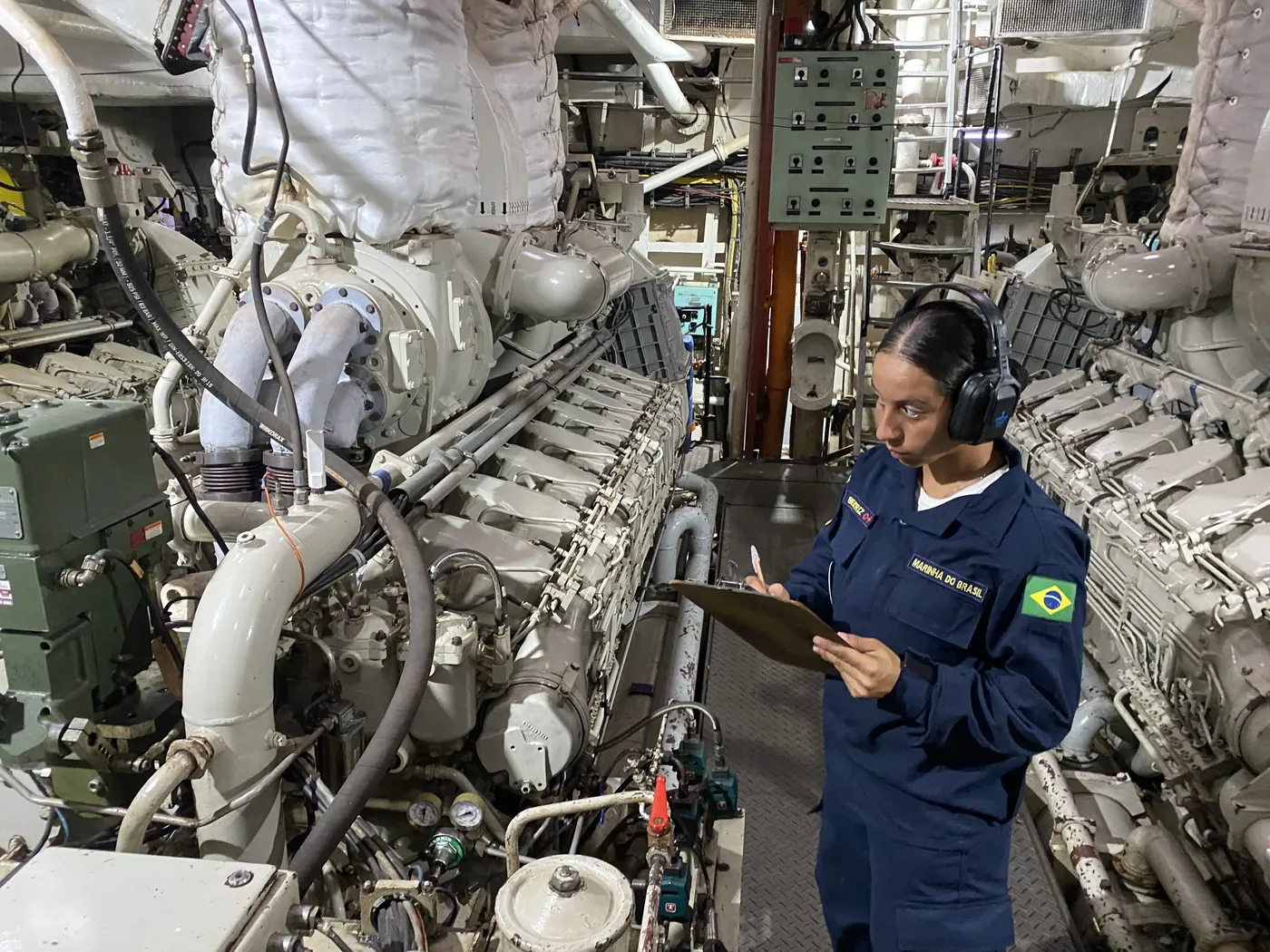 Mecânico, eletricista e técnico podem embarcar? Entenda CAAQ-CDM e CAAQ-ELT